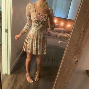 ✨long sleeve floral nude dress✨